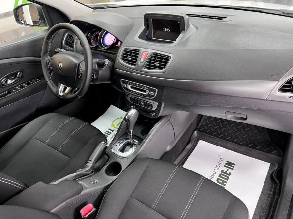 Renault Fluence I Рестайлинг с пробегом 2015 года, цена 895 000 рублей, 181368 км, седан, Автокод Объявления