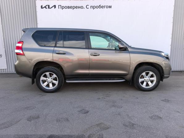 Toyota Land Cruiser Prado 150 Series Рестайлинг 1 с пробегом 2014 года, цена 2 750 000 рублей, 298000 км, внедорожник, Автокод Объявления