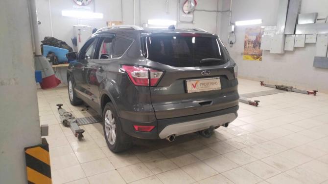 Ford Kuga II Рестайлинг с пробегом 2018 года, цена 1 730 000 рублей, 157342 км, внедорожник, Автокод Объявления
