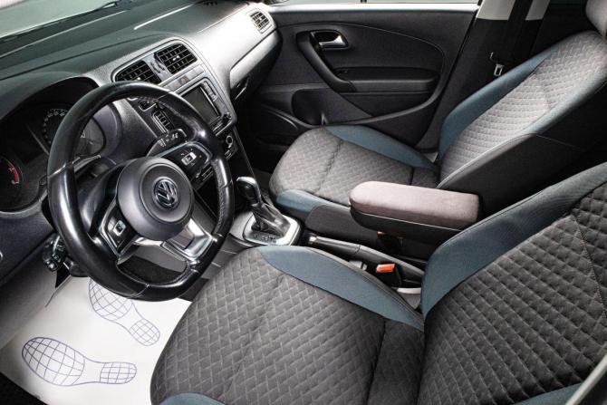 Volkswagen Polo V Рестайлинг с пробегом 2019 года, цена 1 399 000 рублей, 131000 км, седан, Автокод Объявления