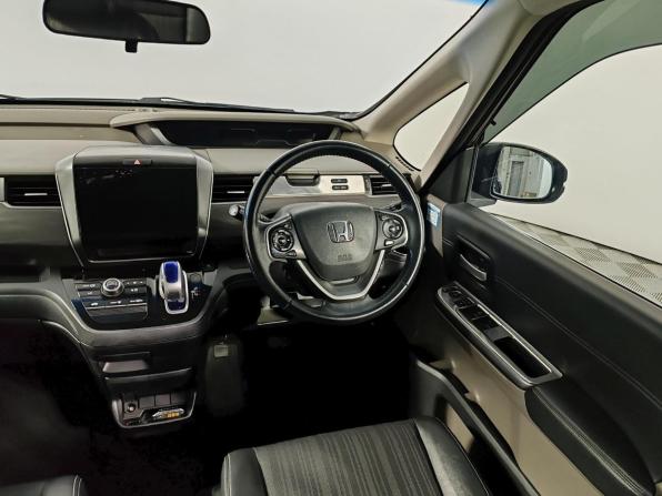 Honda Freed II с пробегом 2017 года, цена 1 135 000 рублей, 206611 км, компактвэн, Автокод Объявления