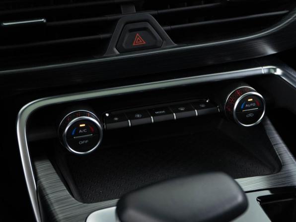 Geely Tugella I Рестайлинг с пробегом 2023 года, цена 2 960 111 рублей, 59677 км, внедорожник, Автокод Объявления