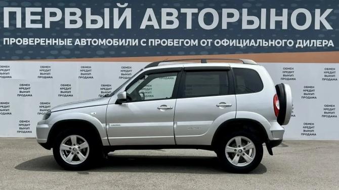 Chevrolet Niva I Рестайлинг с пробегом 2018 года, цена 825 000 рублей, 131800 км, внедорожник, Автокод Объявления