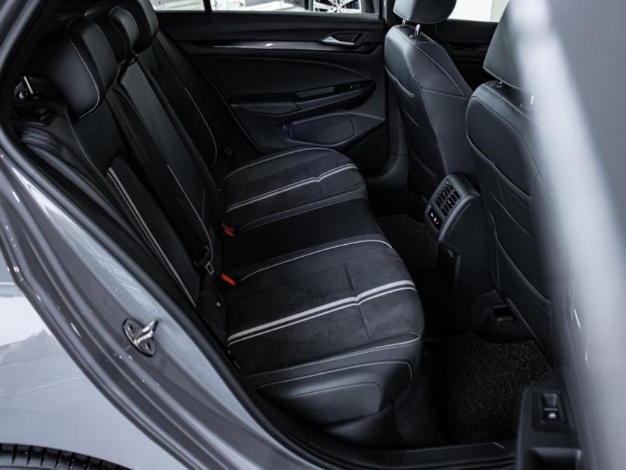 Volkswagen Golf VIII Москва  - изображение 8