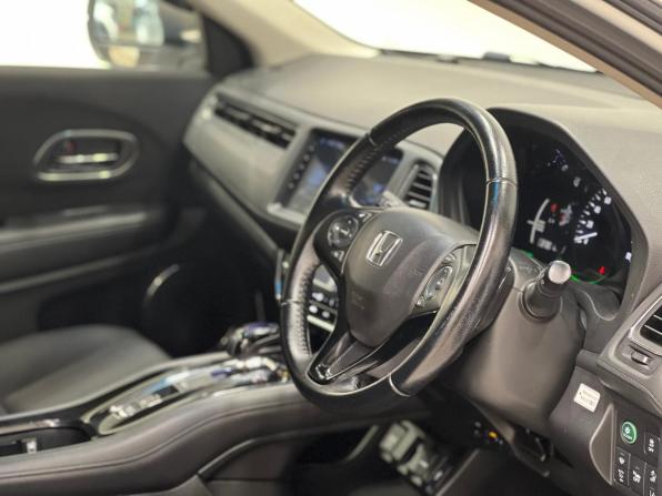 Honda Vezel I с пробегом 2016 года, цена 1 450 000 рублей, 188000 км, внедорожник, Автокод Объявления