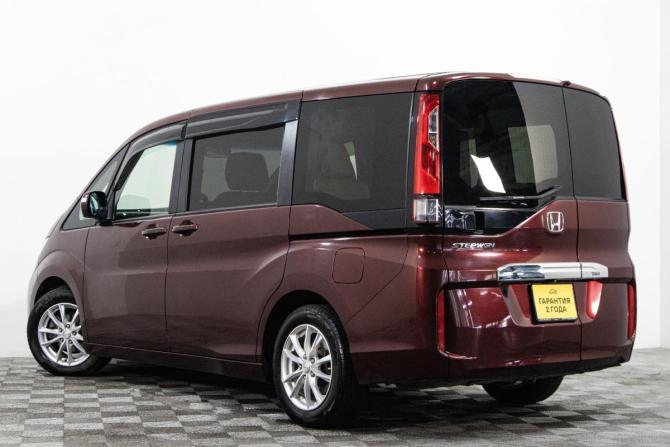 Honda Stepwgn V с пробегом 2015 года, цена 1 799 000 рублей, 154873 км, минивэн, Автокод Объявления