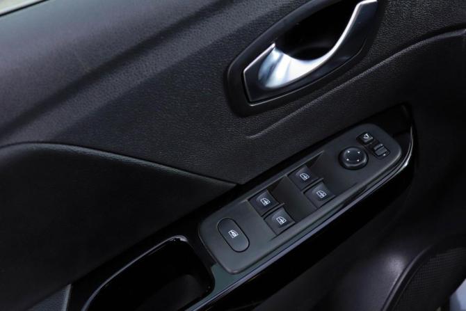 Renault Kaptur I Рестайлинг с пробегом 2021 года, цена 1 349 100 рублей, 189842 км, внедорожник, Автокод Объявления