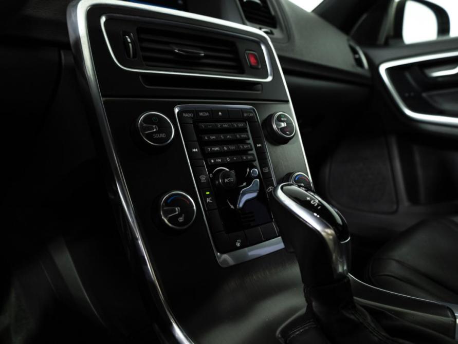 Volvo S60 II Рестайлинг Санкт-Петербург  - изображение 17