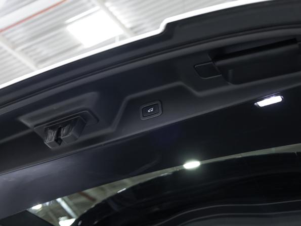 Land Rover Range Rover IV Рестайлинг с пробегом 2018 года, цена 4 499 000 рублей, 160181 км, внедорожник, Автокод Объявления