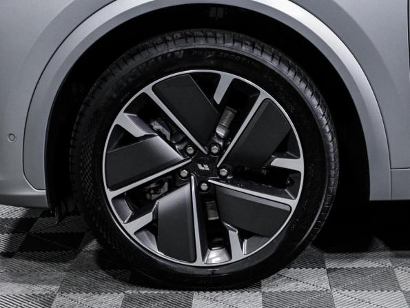 Li Auto (Lixiang) L7 I Рестайлинг с пробегом 2025 года, цена 8 200 000 рублей, 13410 км, внедорожник, Автокод Объявления
