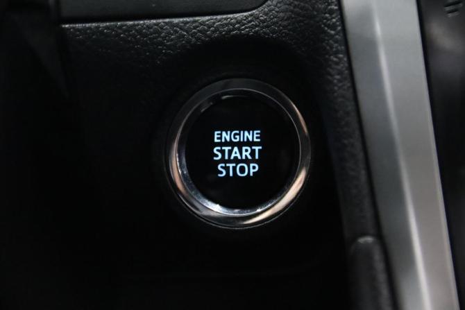 Toyota Camry VII (XV50) Рестайлинг 2 с пробегом 2017 года, цена 1 795 950 рублей, 392204 км, седан, Автокод Объявления