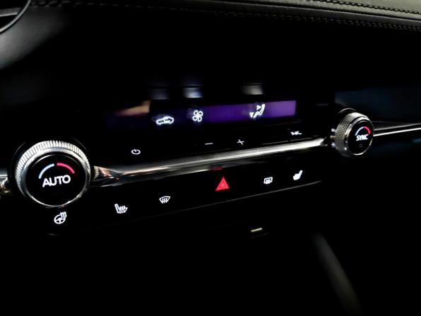Mazda 3 III (BM) Рестайлинг с пробегом 2019 года, цена 1 800 000 рублей, 67444 км, седан, Автокод Объявления