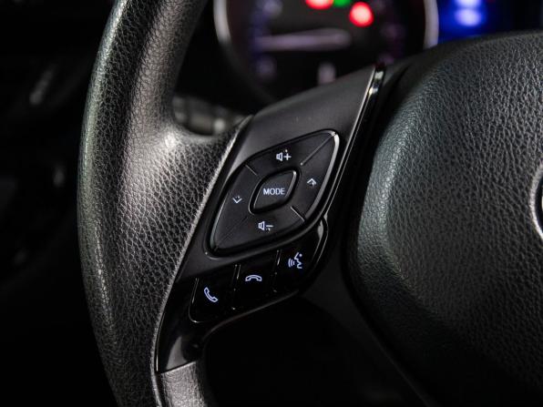 Toyota C-HR I с пробегом 2019 года, цена 1 549 500 рублей, 100800 км, внедорожник, Автокод Объявления