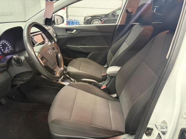 Hyundai Solaris II с пробегом 2018 года, цена 1 397 000 рублей, 125173 км, седан, Автокод Объявления