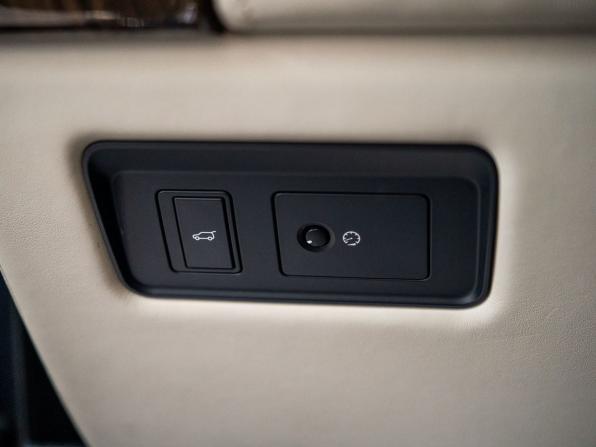 Land Rover Range Rover IV Рестайлинг с пробегом 2018 года, цена 6 215 000 рублей, 158828 км, внедорожник, Автокод Объявления