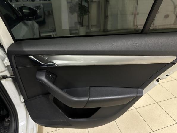 Skoda Octavia III (A7) Рестайлинг с пробегом 2019 года, цена 1 250 000 рублей, 200000 км, лифтбек, Автокод Объявления