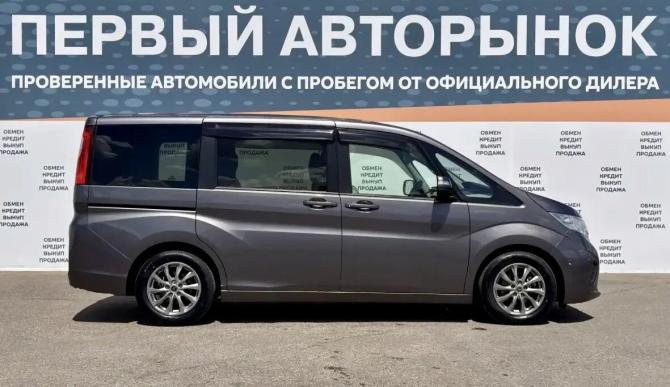 Honda Stepwgn V Рестайлинг с пробегом 2018 года, цена 1 820 000 рублей, 185092 км, минивэн, Автокод Объявления