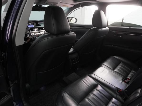 Lexus ES VI Рестайлинг с пробегом 2015 года, цена 2 439 000 рублей, 179540 км, седан, Автокод Объявления