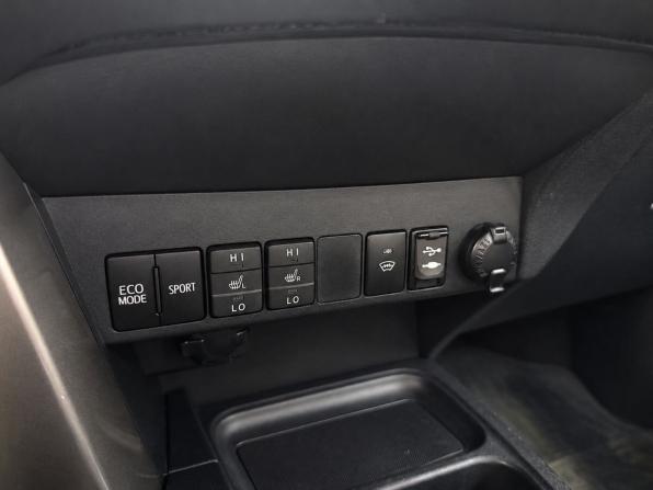 Toyota RAV4 IV (XA40) Рестайлинг с пробегом 2016 года, цена 2 449 000 рублей, 79800 км, внедорожник, Автокод Объявления