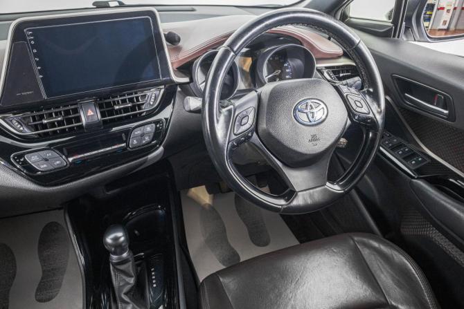 Toyota C-HR I Рестайлинг с пробегом 2019 года, цена 1 999 000 рублей, 127000 км, внедорожник, Автокод Объявления