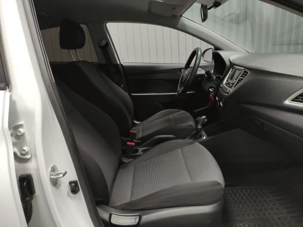 Hyundai Solaris II Рестайлинг с пробегом 2022 года, цена 1 640 000 рублей, 63076 км, седан, Автокод Объявления