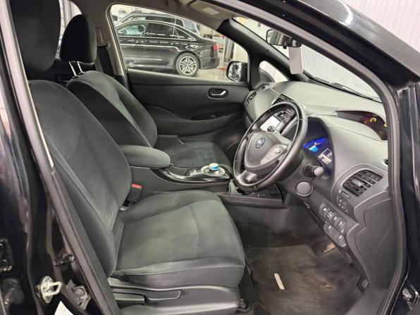 Nissan Leaf I (ZE0/AZE0) с пробегом 2014 года, цена 847 000 рублей, 176932 км, хэтчбек, Автокод Объявления