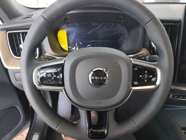 Новый Volvo XC60 II Рестайлинг 2 2026 года, цена 6 350 000 рублей, внедорожник, Автокод Объявления