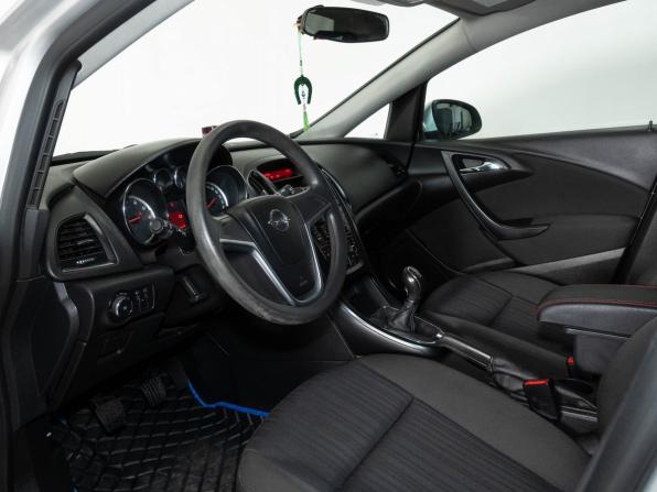 Opel Astra J Рестайлинг с пробегом 2014 года, цена 630 000 рублей, 185000 км, хэтчбек, Автокод Объявления