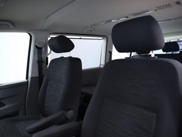 Volkswagen Caravelle T6 Рестайлинг с пробегом 2021 года, цена 4 990 000 рублей, 56450 км, минивэн, Автокод Объявления