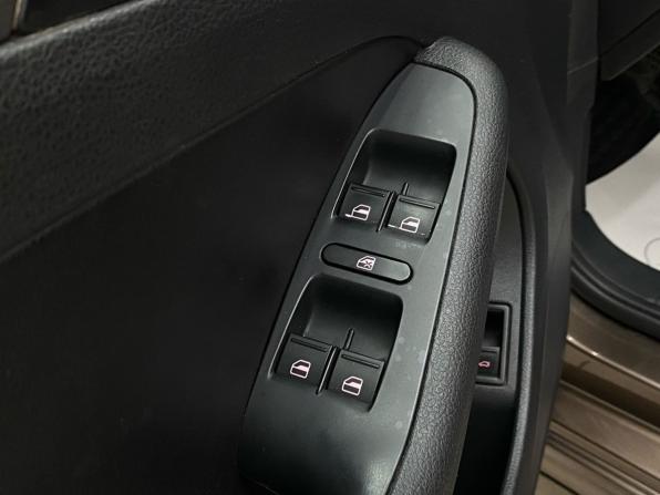 Volkswagen Jetta VI с пробегом 2012 года, цена 990 000 рублей, 227933 км, седан, Автокод Объявления