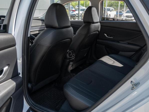 Hyundai Elantra VII (CN7) Рестайлинг с пробегом 2023 года, цена 2 270 000 рублей, 32214 км, седан, Автокод Объявления