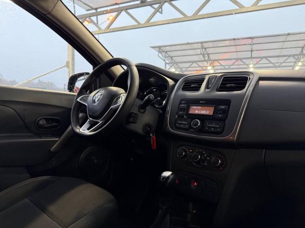 Renault Logan II Рестайлинг с пробегом 2018 года, цена 1 095 000 рублей, 89451 км, седан, Автокод Объявления