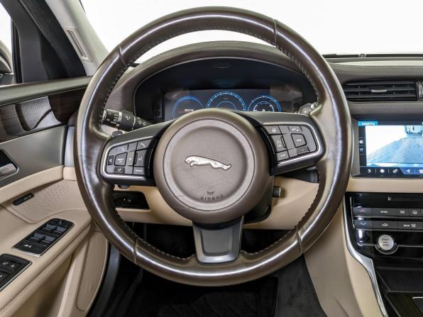 Jaguar XF II с пробегом 2016 года, цена 2 310 000 рублей, 100493 км, седан, Автокод Объявления