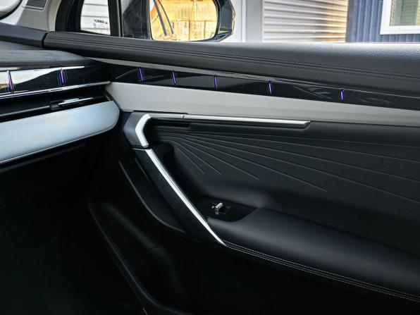 Geely Atlas II с пробегом 2023 года, цена 2 659 000 рублей, 32331 км, внедорожник, Автокод Объявления