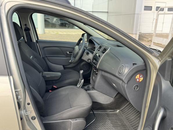 Renault Sandero II с пробегом 2018 года, цена 775 000 рублей, 170164 км, хэтчбек, Автокод Объявления