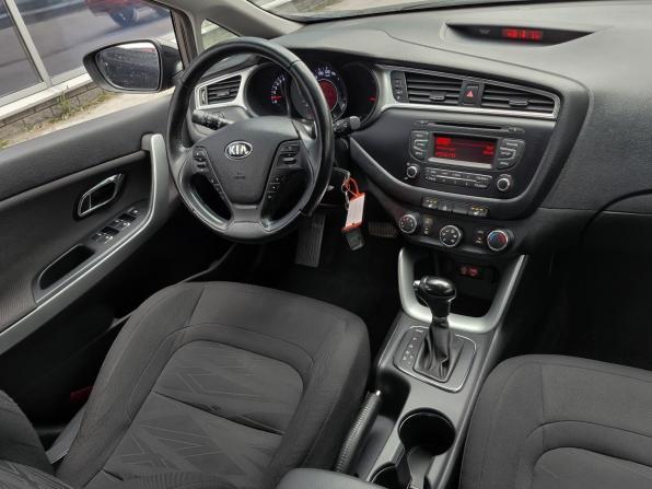 Kia Ceed II Рестайлинг с пробегом 2017 года, цена 1 144 000 рублей, 158154 км, хэтчбек, Автокод Объявления