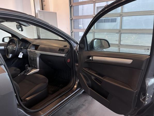 Opel Astra H Рестайлинг с пробегом 2010 года, цена 570 000 рублей, 166220 км, хэтчбек, Автокод Объявления