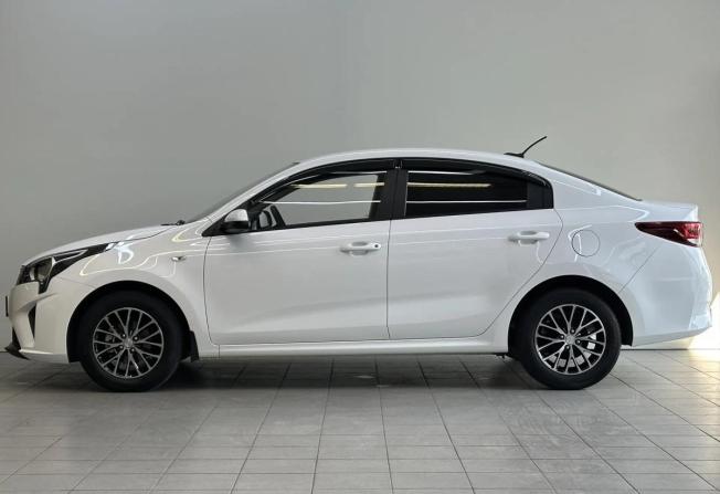 Kia Rio IV Рестайлинг с пробегом 2022 года, цена 1 890 000 рублей, 8971 км, седан, Автокод Объявления