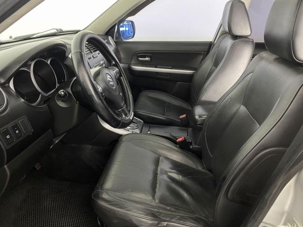 Suzuki Grand Vitara II Рестайлинг с пробегом 2010 года, цена 900 000 рублей, 186240 км, внедорожник, Автокод Объявления