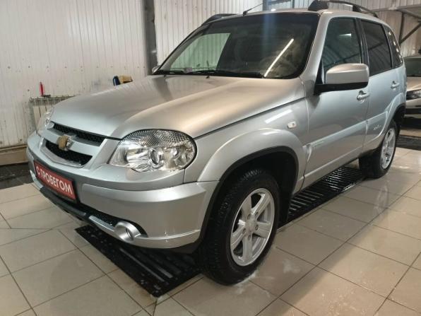 Chevrolet Niva I Рестайлинг с пробегом 2015 года, цена 640 000 рублей, 131000 км, внедорожник, Автокод Объявления