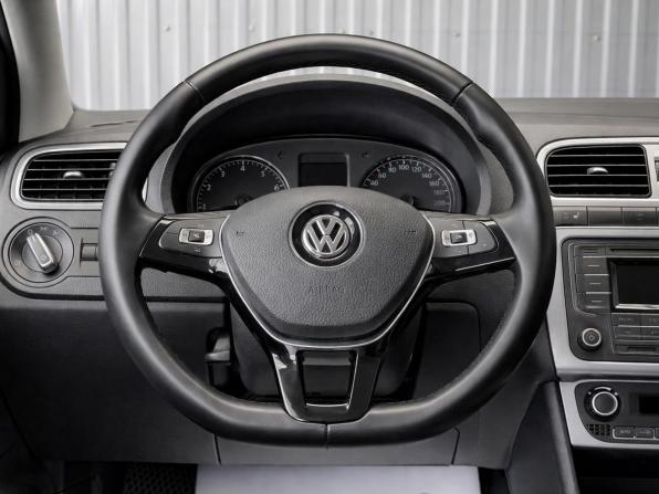 Volkswagen Polo V Рестайлинг с пробегом 2016 года, цена 1 257 000 рублей, 85443 км, седан, Автокод Объявления