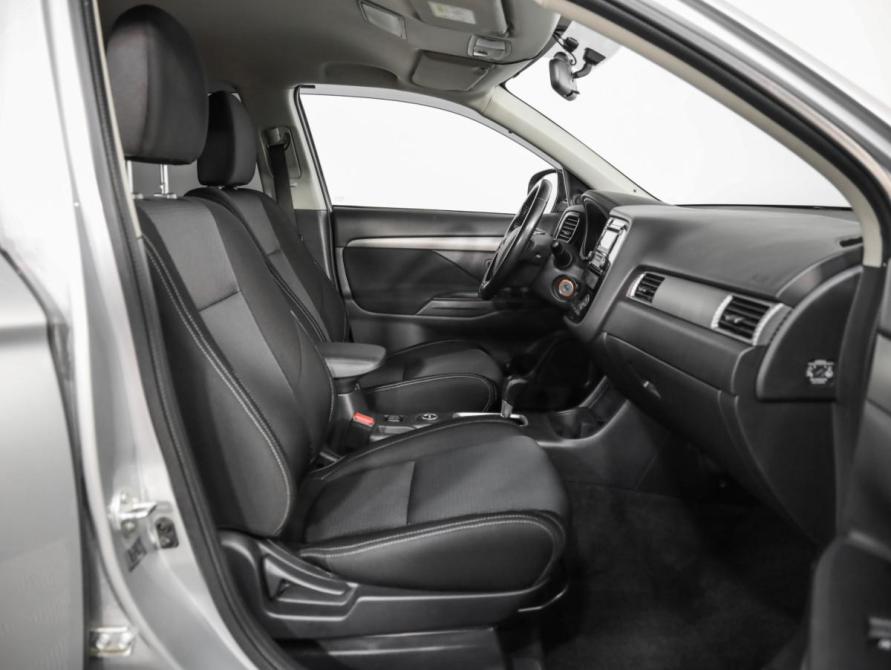 Mitsubishi Outlander III Рестайлинг 2 Санкт-Петербург  - изображение 19
