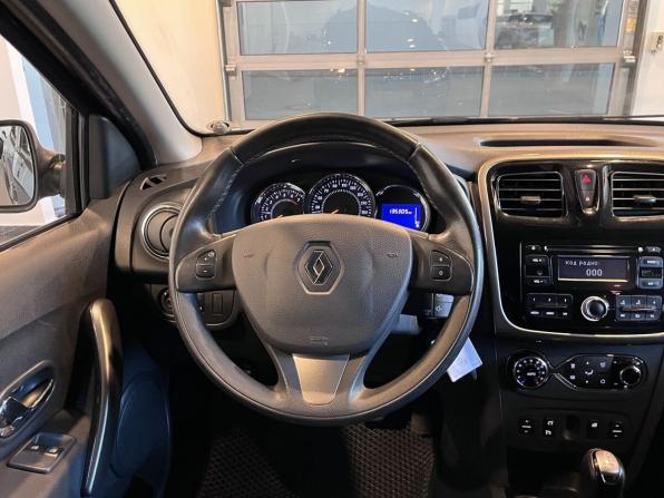 Renault Sandero II с пробегом 2016 года, цена 900 000 рублей, 135310 км, хэтчбек, Автокод Объявления