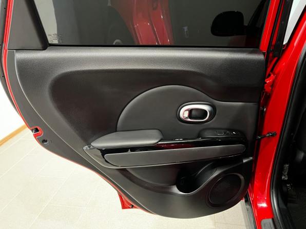 Kia Soul II с пробегом 2015 года, цена 1 360 000 рублей, 99875 км, хэтчбек, Автокод Объявления