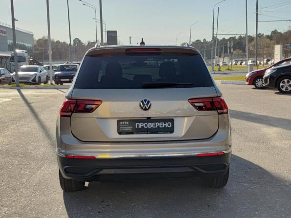 Volkswagen Tiguan II Рестайлинг с пробегом 2021 года, цена 2 500 000 рублей, 115000 км, внедорожник, Автокод Объявления