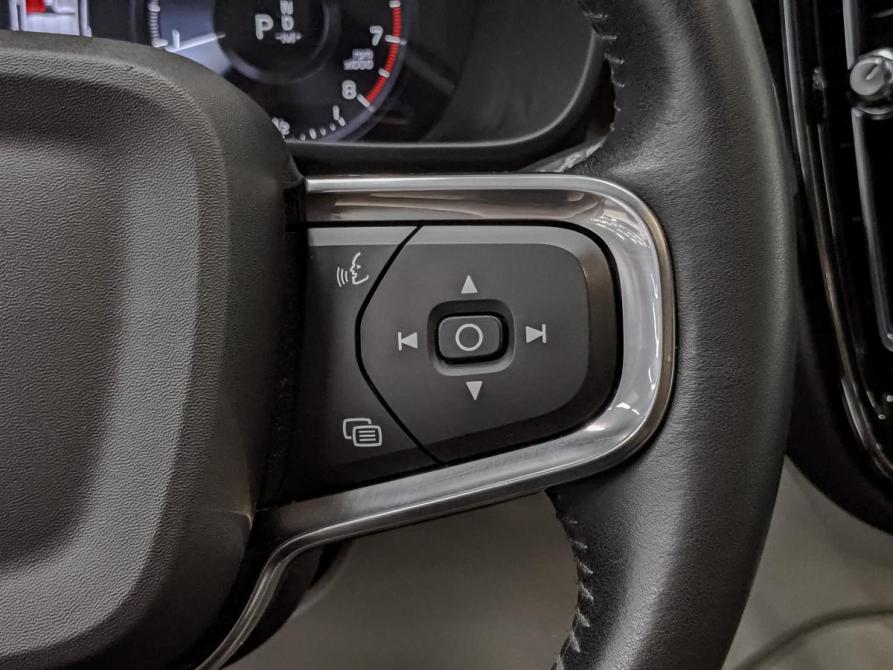 Volvo XC40 I Москва  - изображение 29