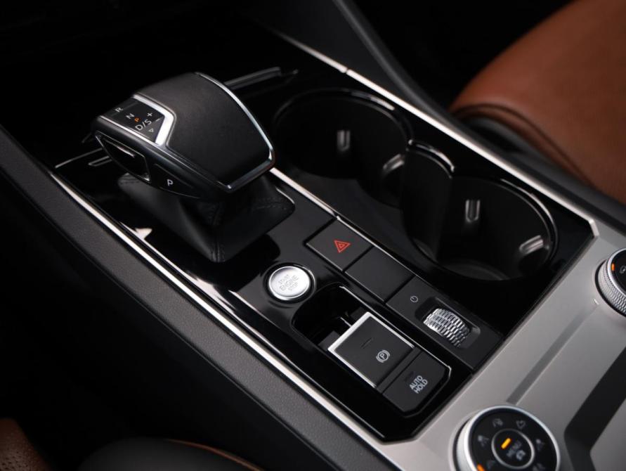 Volkswagen Touareg III Санкт-Петербург  - изображение 16