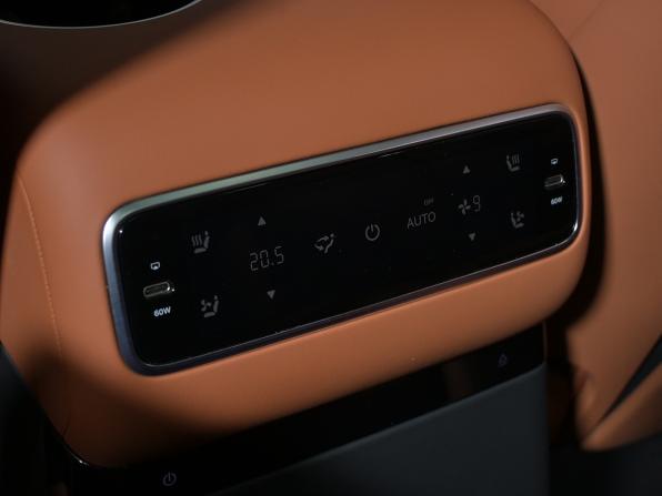 Li Auto (Lixiang) L9 I Рестайлинг с пробегом 2024 года, цена 7 590 000 рублей, 27650 км, внедорожник, Автокод Объявления