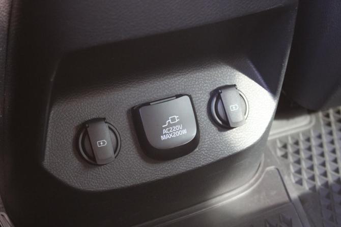 Kia Mohave I Рестайлинг 2 с пробегом 2019 года, цена 4 399 000 рублей, 82150 км, внедорожник, Автокод Объявления