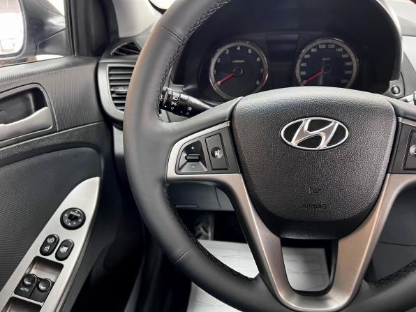 Hyundai Solaris I Рестайлинг с пробегом 2015 года, цена 1 090 000 рублей, 120676 км, седан, Автокод Объявления